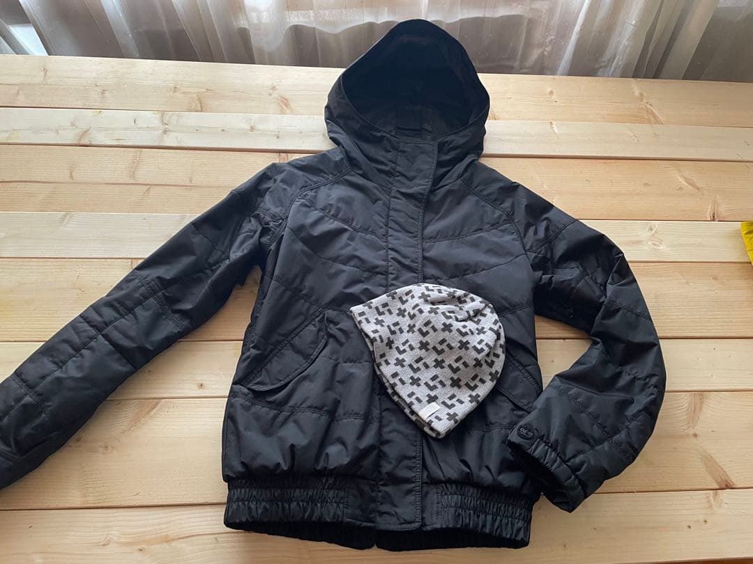 ARGトップス＆HOLDENボトムス【L】美品上下セット＋おNEWビーニー付