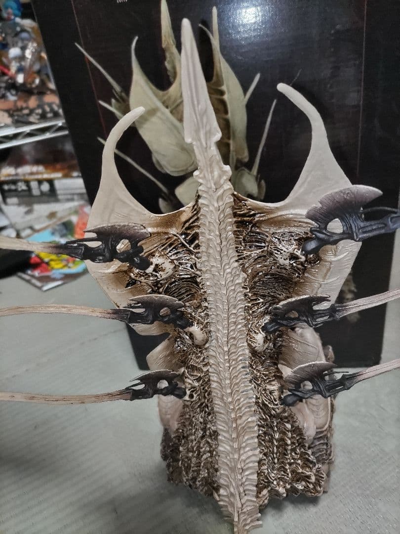 NECA ネカ　プレデター　クランリーダースローン　プレデターバッドランド