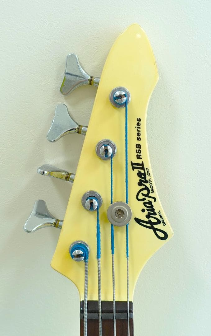 Ariapro II RSBシリーズ　エレキベース　クリームイエロー