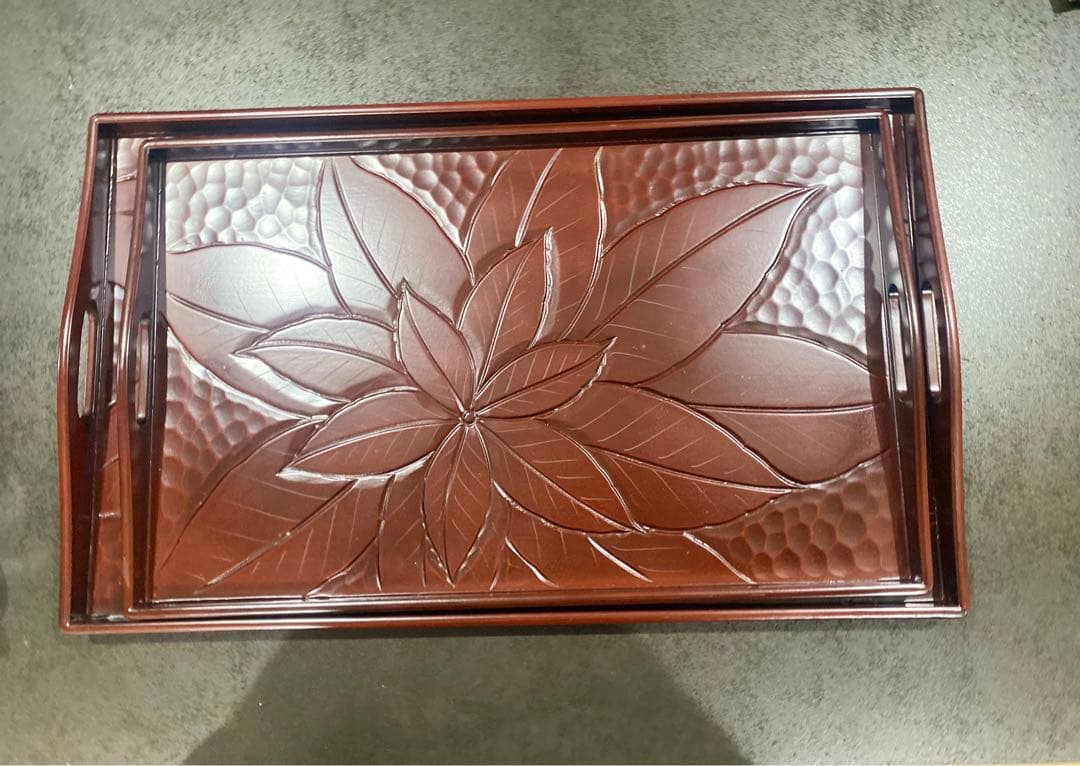 ２枚セット 鎌倉彫り トレー 木製 朱塗 重厚感 漆製 重箱 葉の彫刻