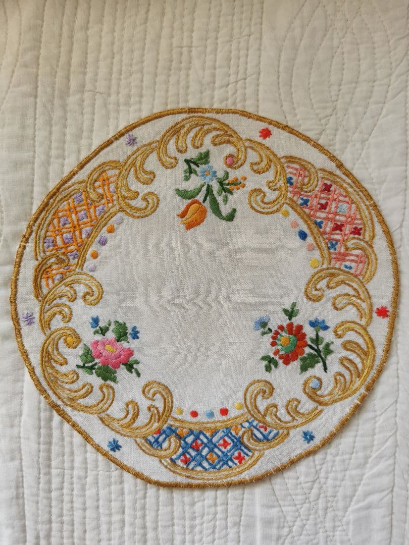 アンティークフランス マルチカラー手刺繍 チューリップ＆ローズ リネンドイリー