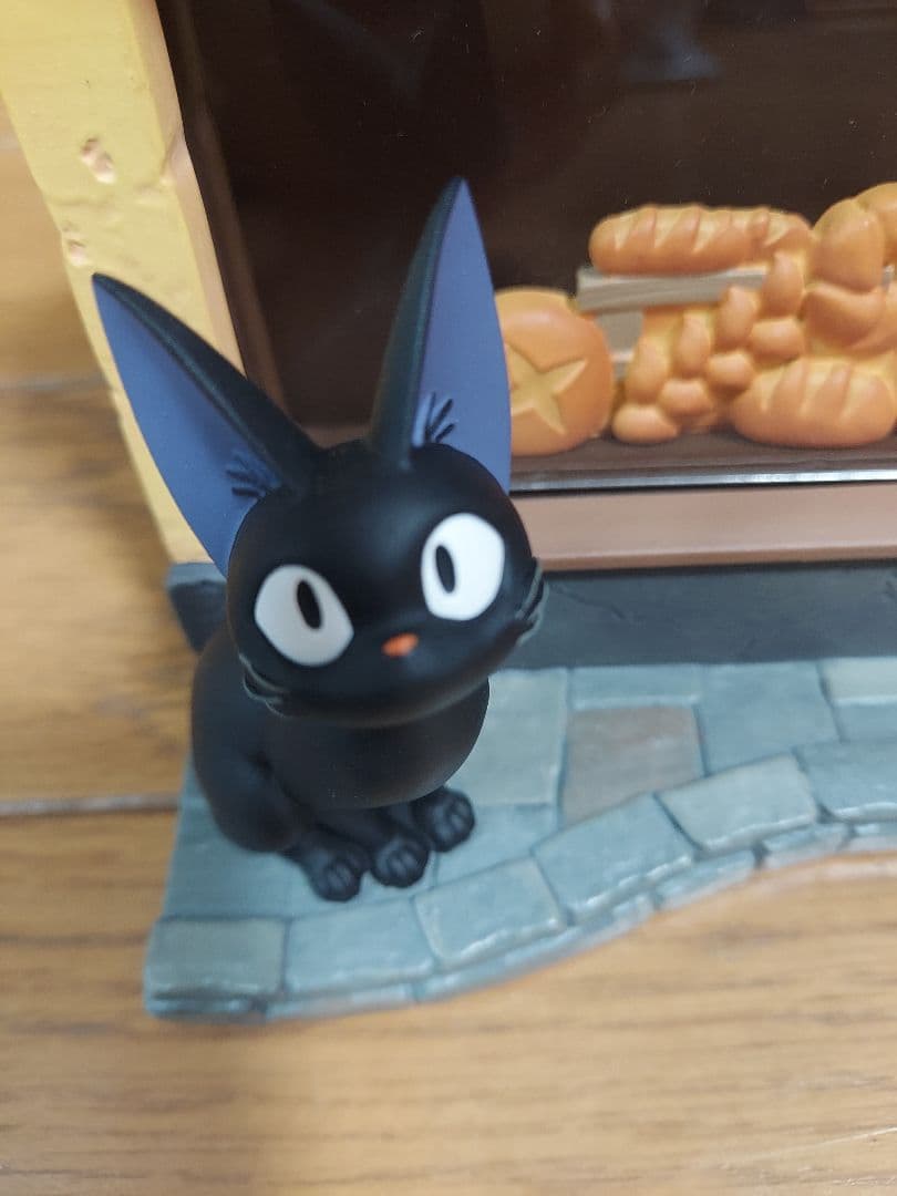 魔女の宅急便　ジオラマカレンダー　グーチョキパンの店先　2024