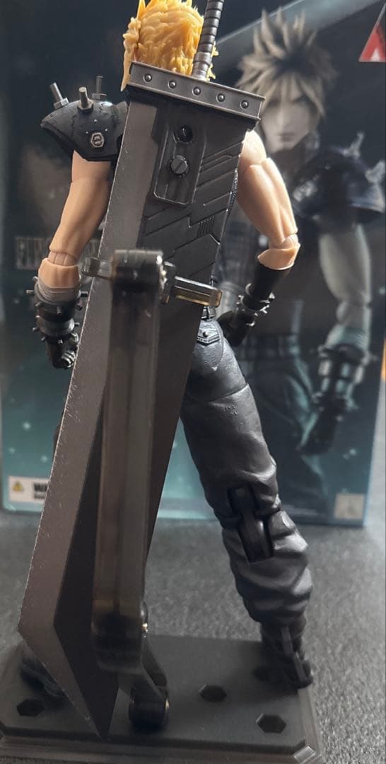 FF7リメイク　クラウド・ストライフ　Ver.2 プレイアーツ改