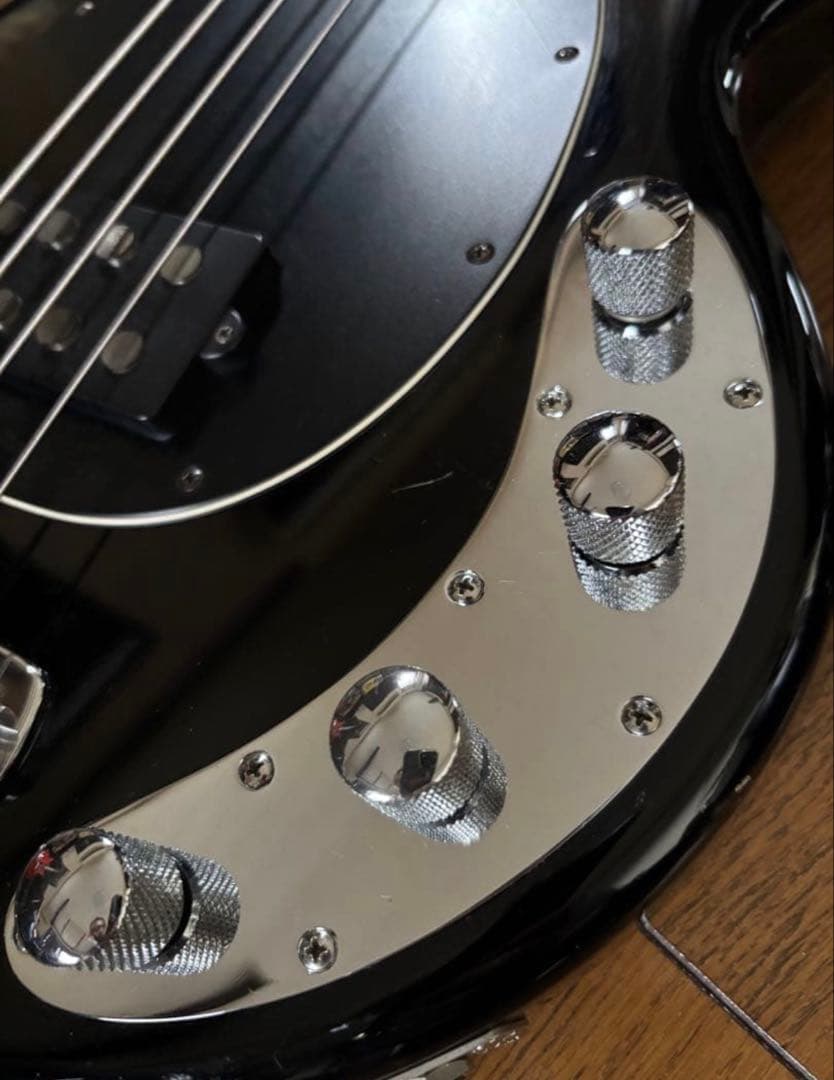 ベース MUSIC MAN STINGRAY EX