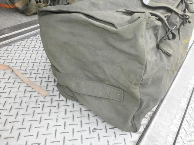 米軍放出品　メディカルキットバック　ビンテージ