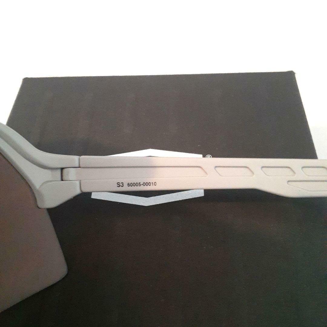 100% S3 Stone Grey クリムゾン ワンハンドレッド サングラス