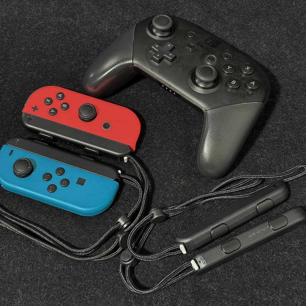 【美品】Nintendo Switch 本体（プロコンなど付属）