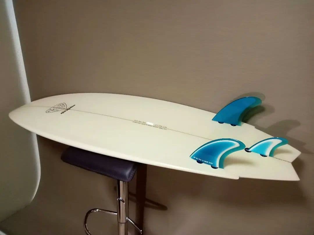 マークリチャーズ　サーフボード・ショートボード(フィン付き)
