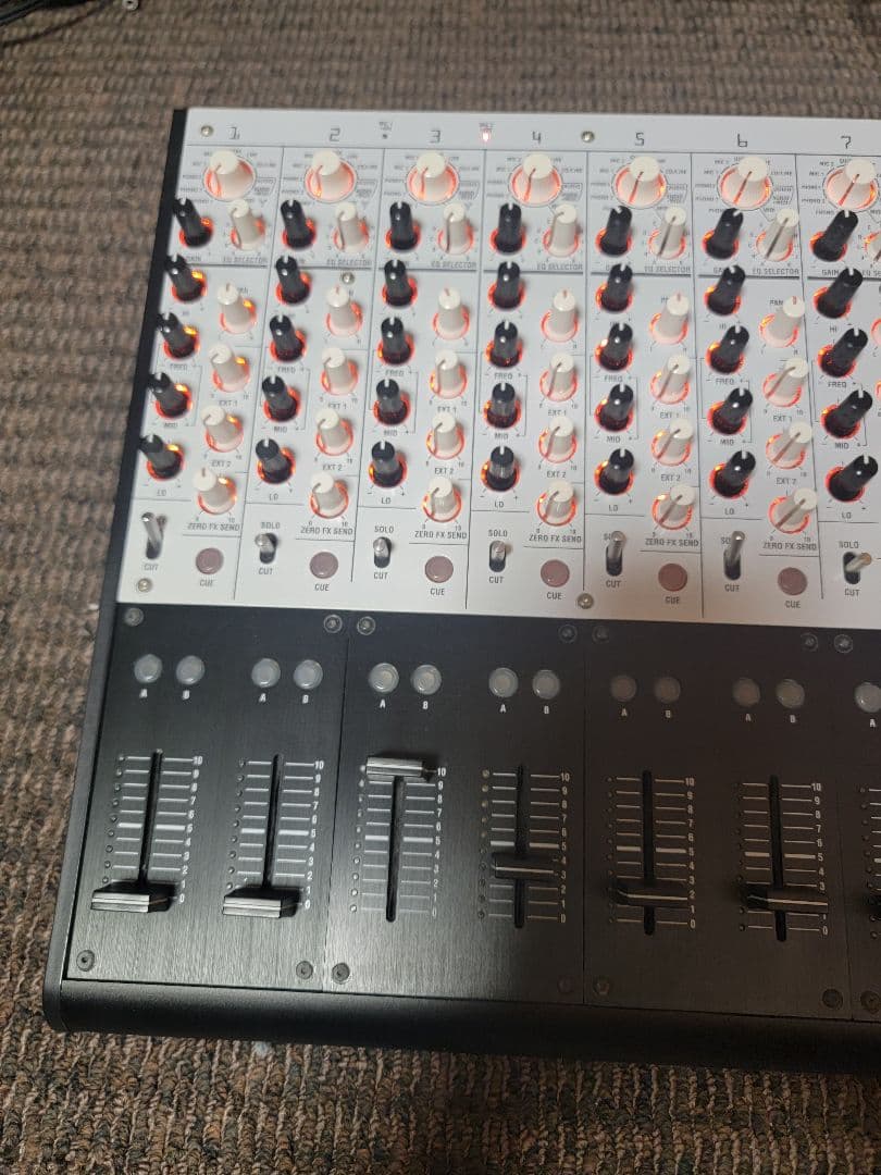 KORG ZERO8　デジタルミキサー