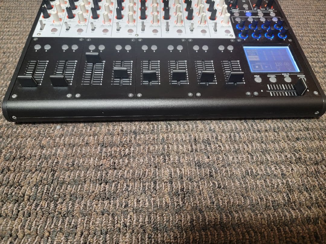 KORG ZERO8　デジタルミキサー