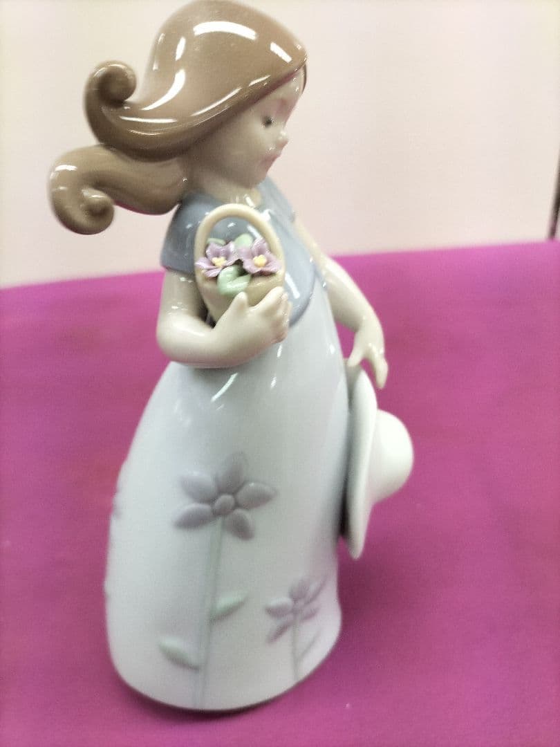 リヤドロ　陶器人形　「リトルバイオレット」スペイン　No8043 完品　美品