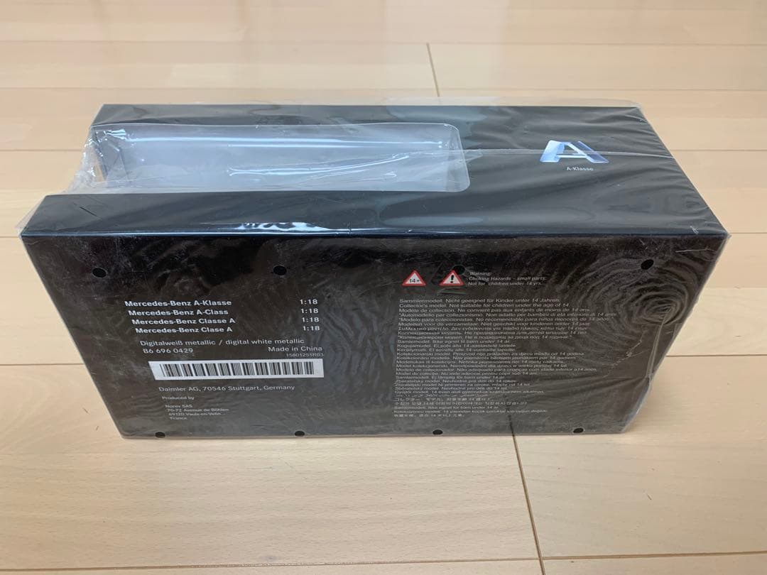 メルセデス・ベンツ Aクラス 1:18 ミニカー
