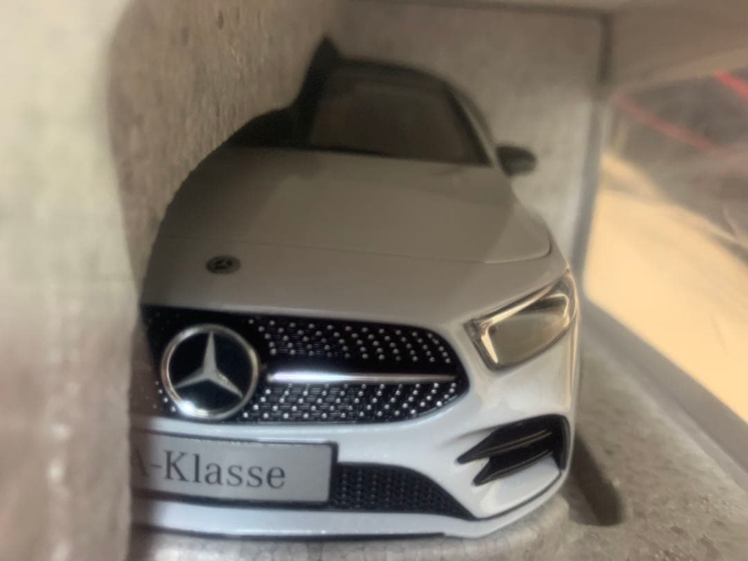 メルセデス・ベンツ Aクラス 1:18 ミニカー