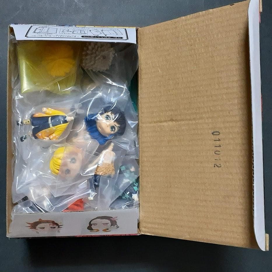 鬼滅の刃　特装版　セット　２０～２３巻　絵葉書　缶バッチ　フィギュア　シール