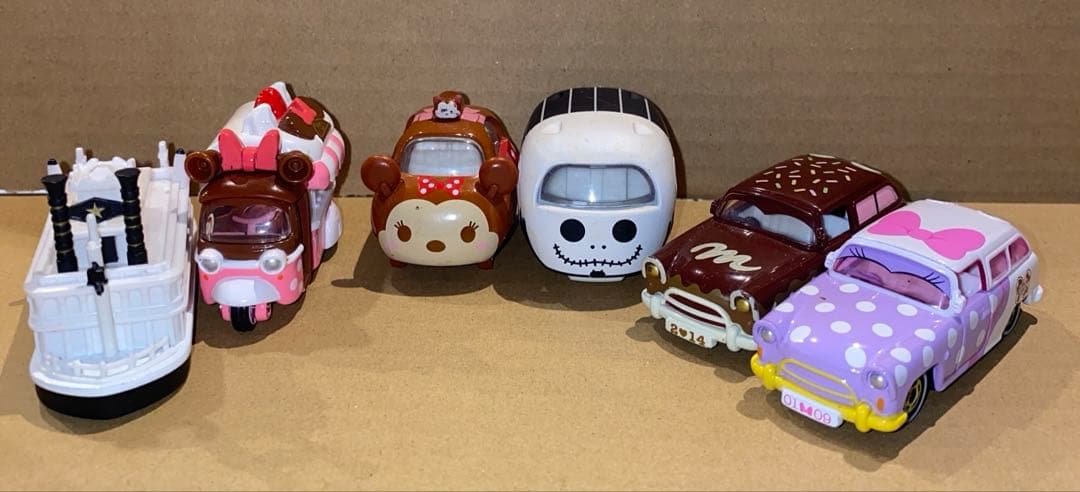 ディズニーの　可愛いミニカー24台まとめ売り