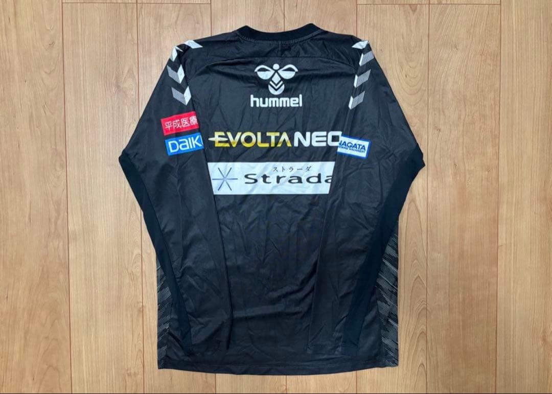 【2/1までお値下げ‼️】ガンバ大阪支給品シャツ 長袖 ヒュンメル