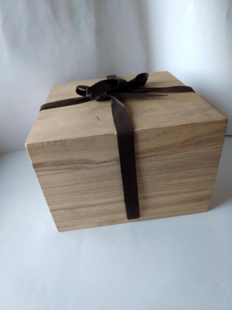 金福漢 漢青 高麗 高麗青磁 青磁器 共箱 栞 茶道具 茶器 茶碗 美品 です。