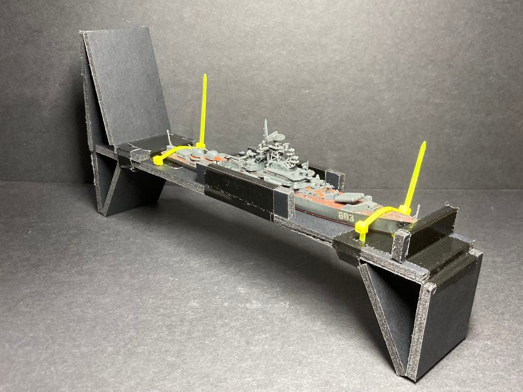 【完成品】1/700 ソビエト海軍 クリヴァクⅡ型フリゲート(ピットロード)