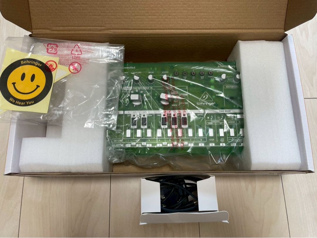 Behringer TD-3-LM アナログシンセサイザー