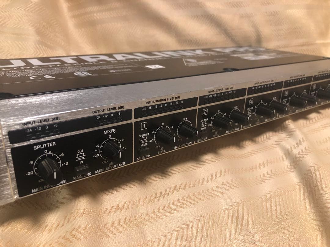 BEHRINGER MX882 スプリッター / ミキサー