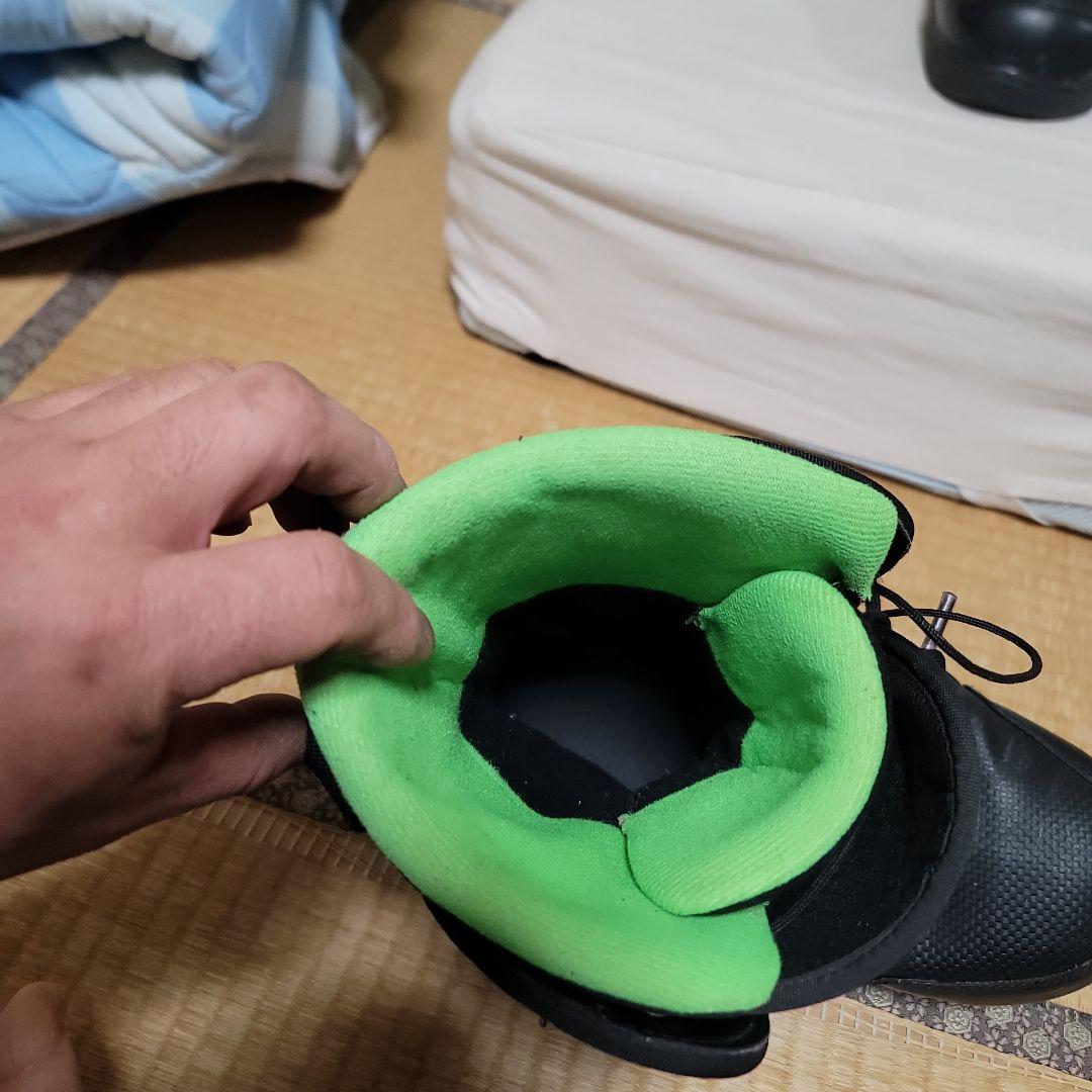 JOYride スノーボードブーツ 黒と緑