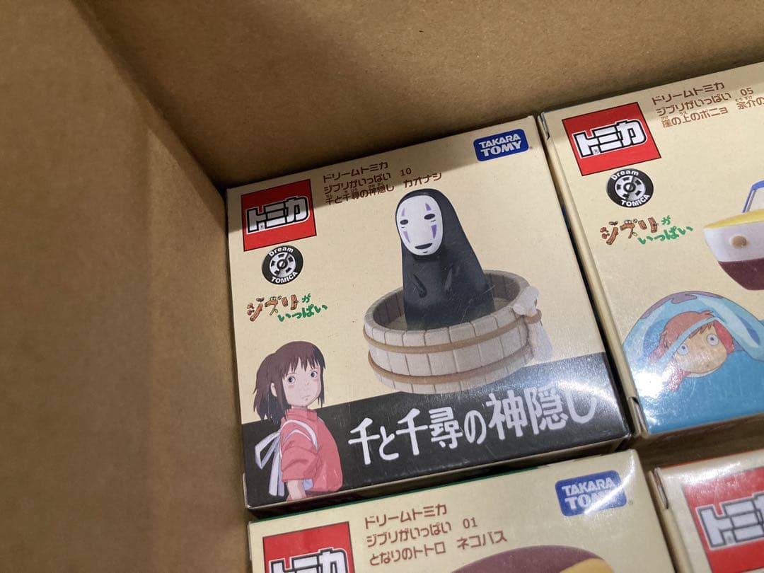 トミカ ジブリ トトロ ポニョ 千と千尋の神隠し 魔女の宅急便 フィギュア