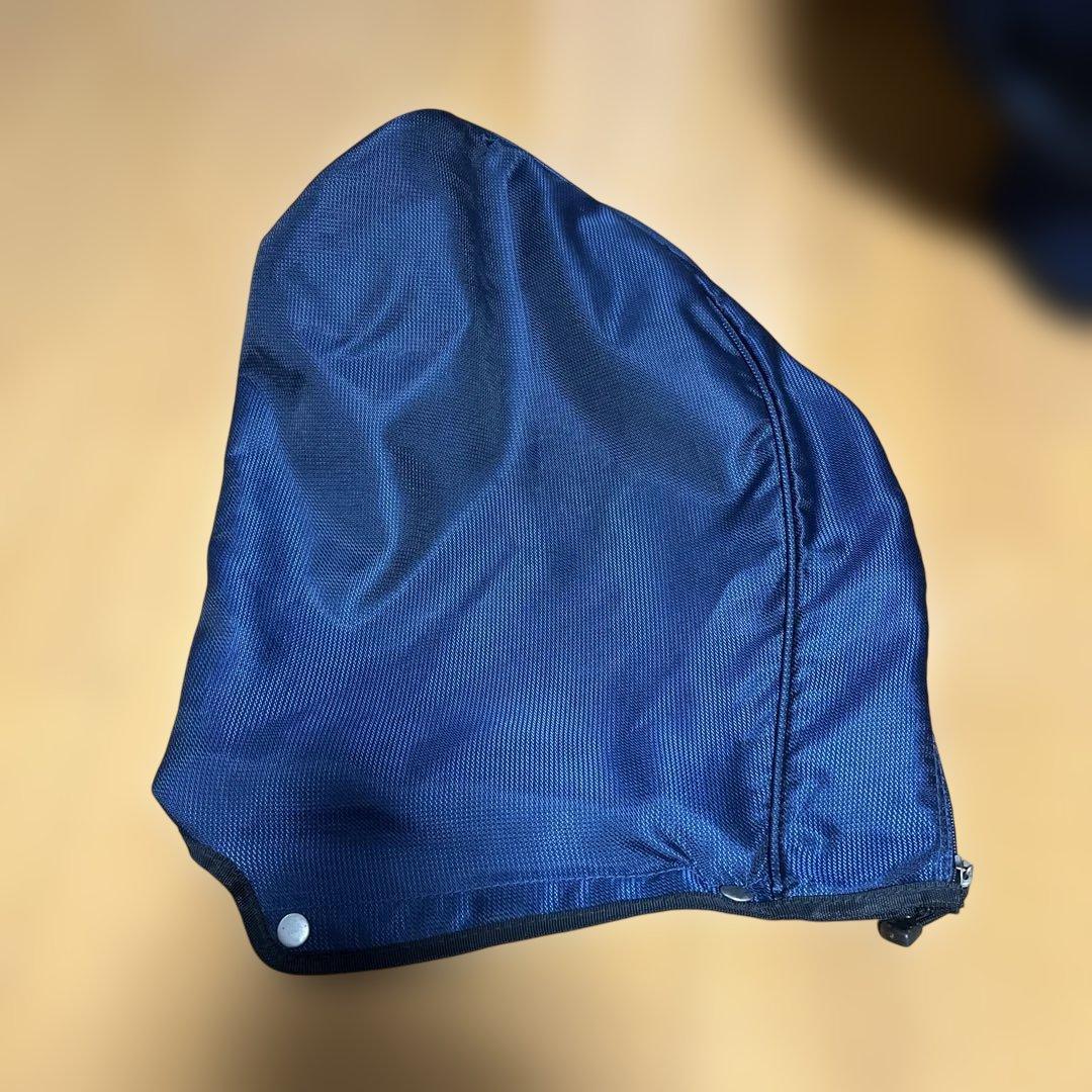 TaylorMade 軽量ゴルフバッグ ネイビー フード付き