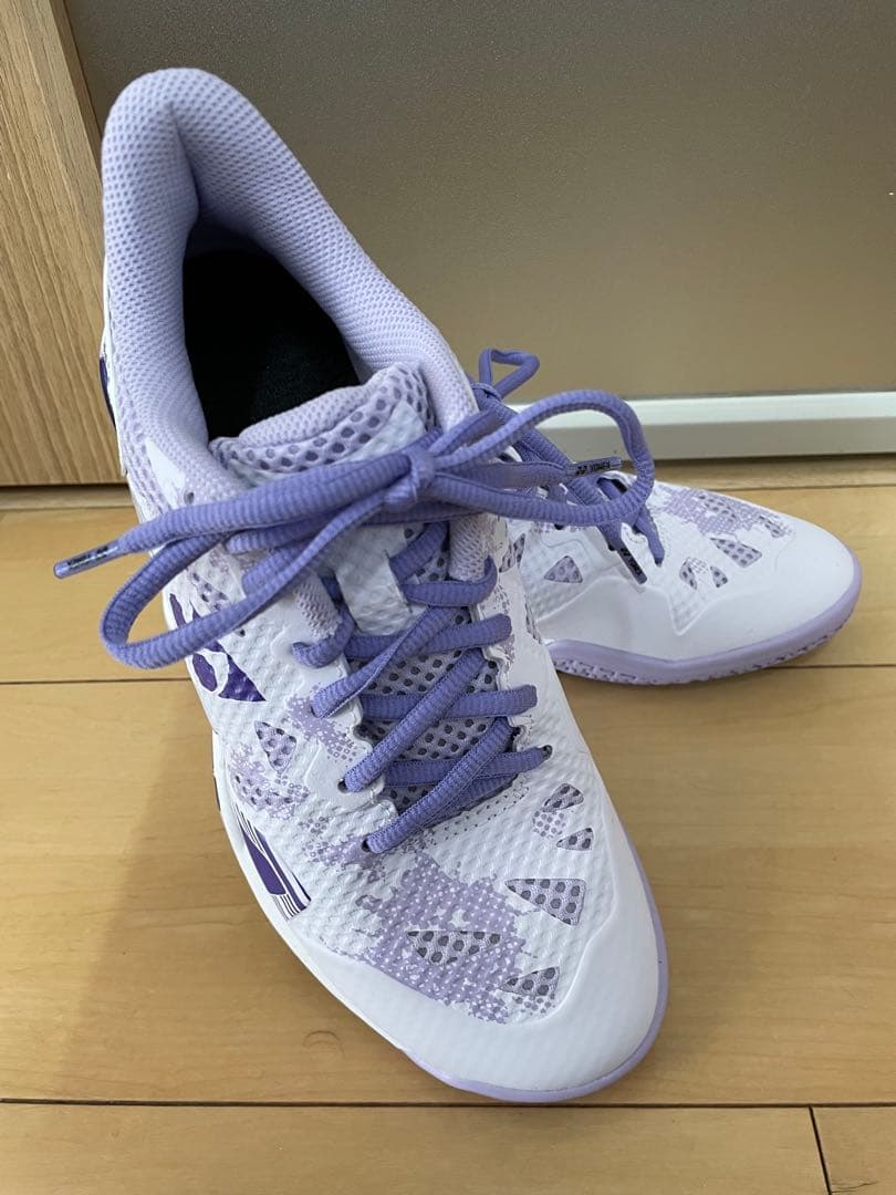 YONEX バドミントンシューズ パープル/ホワイト23.5センチ