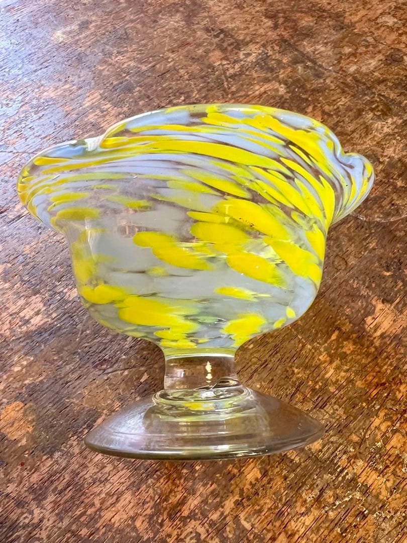 大正ロマン　吹雪紋氷コップ黄色　ウランガラス　和ガラス　アンティーク　古道具