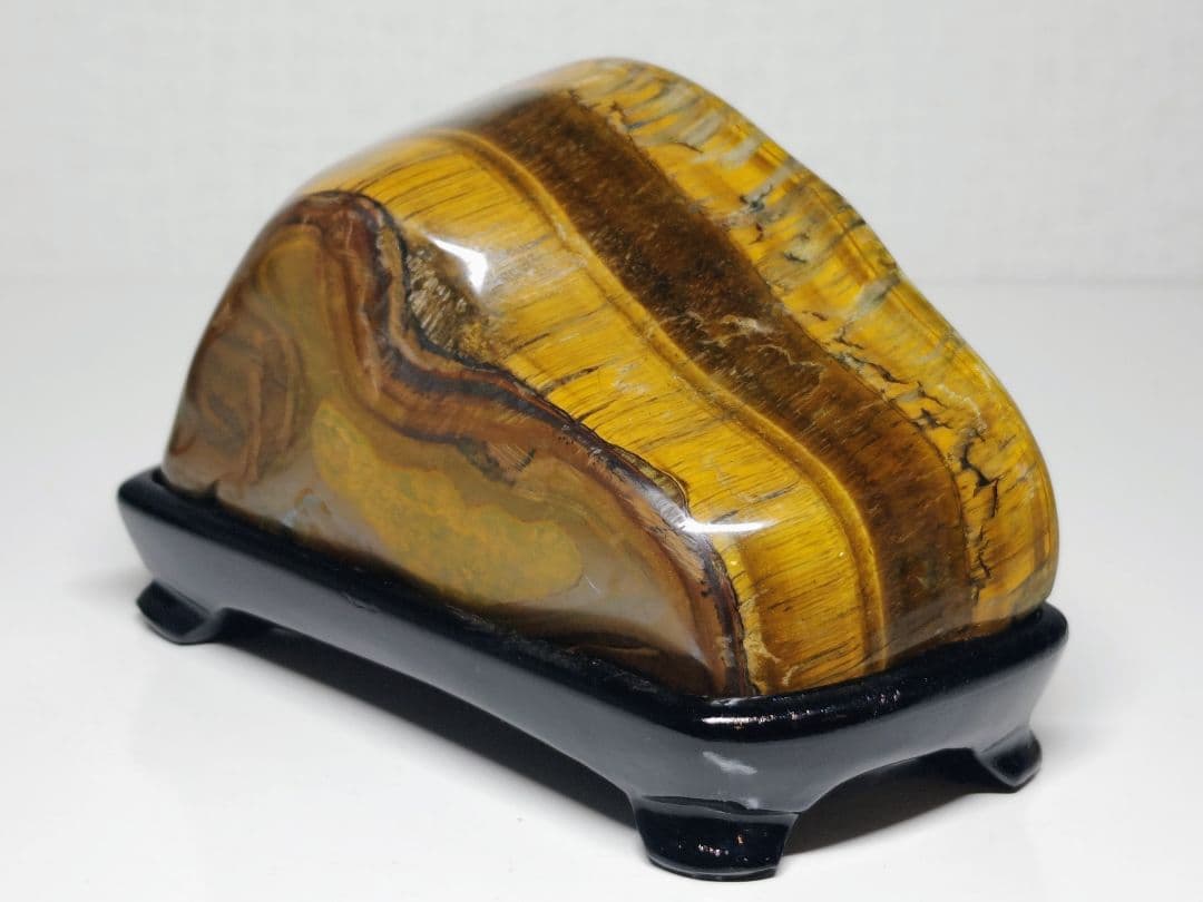 タイガーアイ 686g 虎目石 原石 鑑賞石 自然石 誕生石 鉱物 鉱石 水石