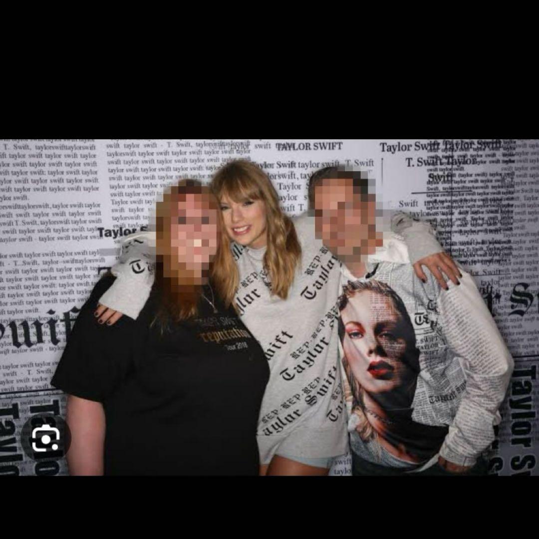 Taylor Swift 着用デザイン 公式オフィシャル トレーナー 正規品