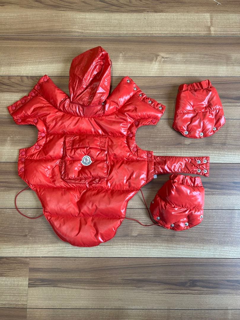 モンクレール犬用ダウンジャケット格安出品