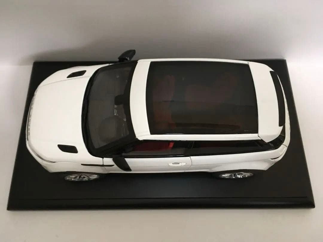 レンジローバー イヴォーク 1/18 ミニカー