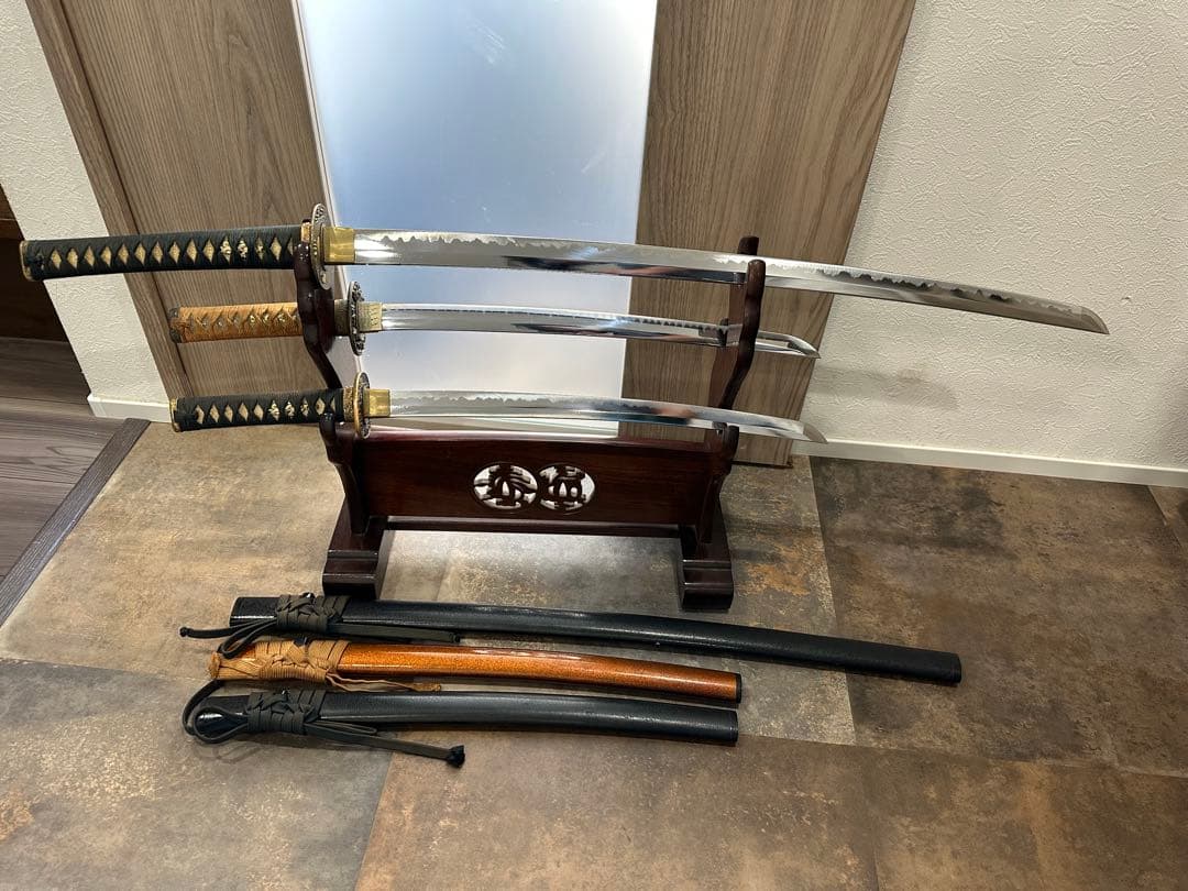 模造刀 3本セット（刀掛け付き）