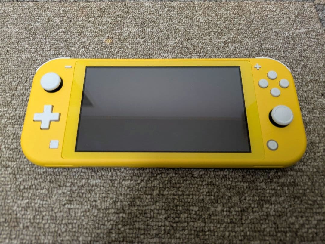 【ほぼ新品】Nintendo Switch Lite イエロー&キャリングケース