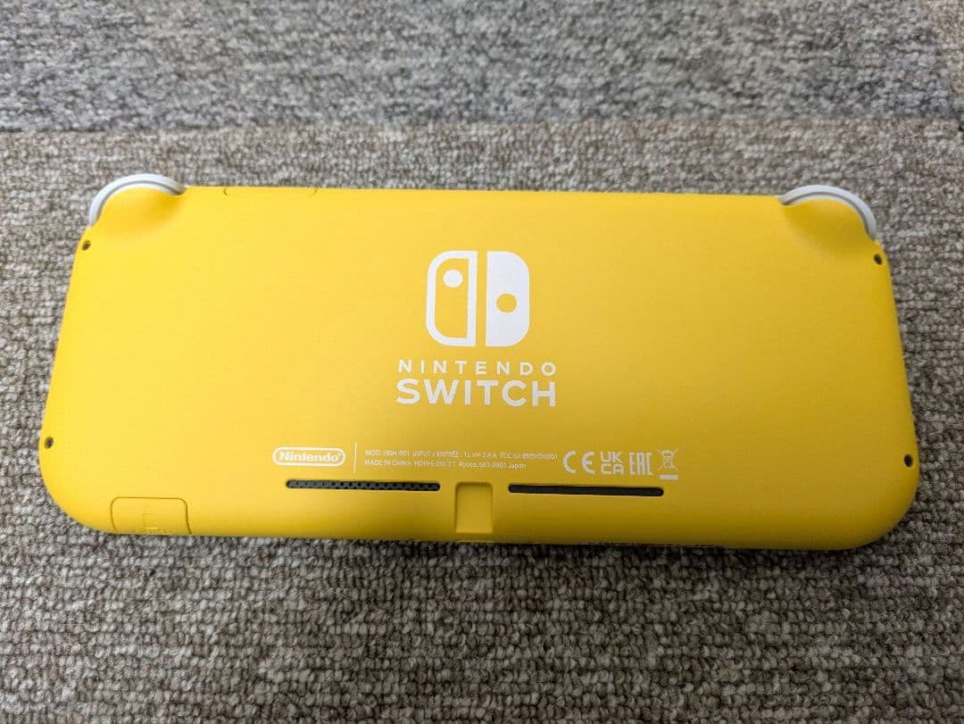 【ほぼ新品】Nintendo Switch Lite イエロー&キャリングケース