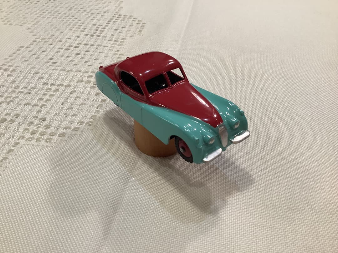 美品激レア　DINKY TOYS JAGUAR XK120 ミニカー
