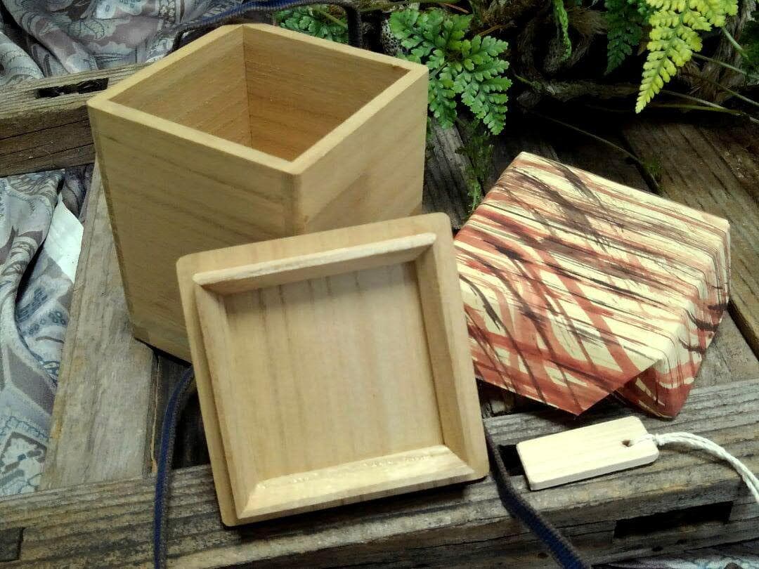 ♥美濃焼　黄瀬戸　六角盃　桐箱付き　ぐい飲み　ぐい吞み　骨董品