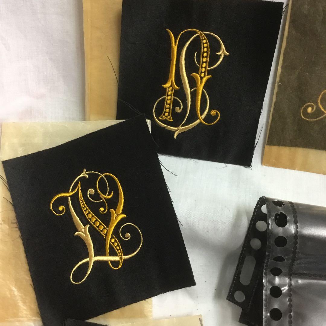 アンティークのレタード刺繍8枚セット