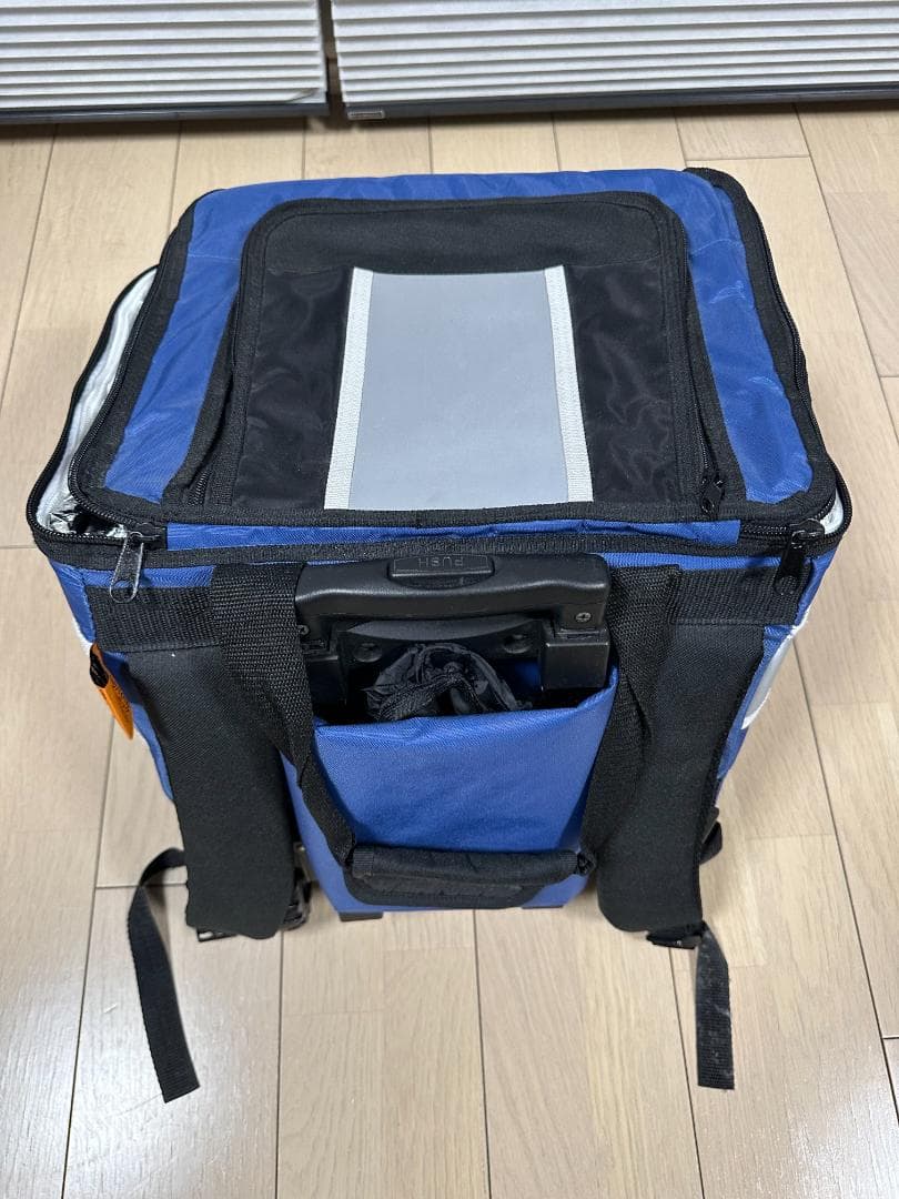 防災用のリュック（車付き、水袋にもなる）