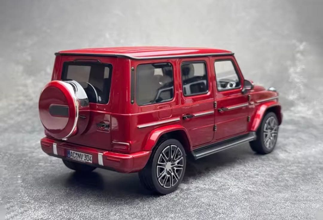1/18 Mercedes G-Class NOREVミニカー レッド