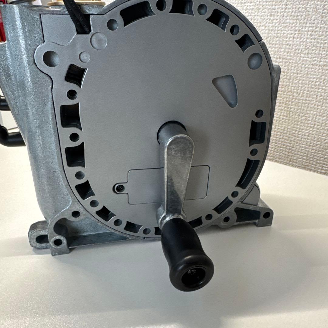 デアゴスティーニ マツダ コスモスポーツのロータリーエンジン 1/2 完成品