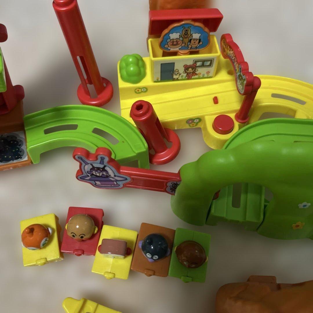 アンパンマンランド　トロッコ　食玩　乗り物玩具　 フィギュア