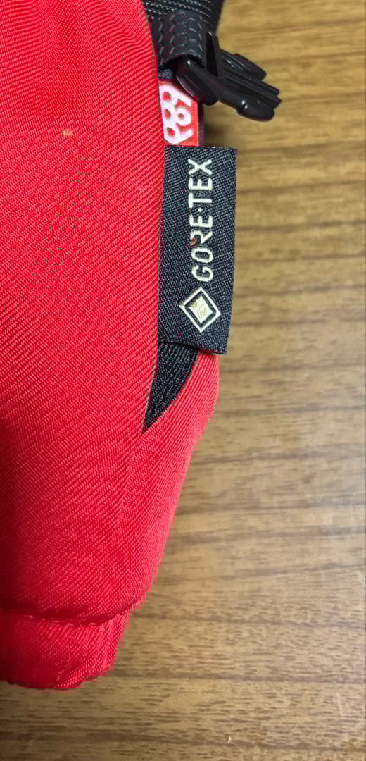 686 グローブ 赤黒