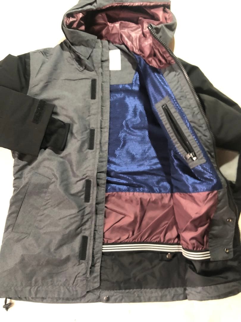 最終セ–ル価格未使用ウィメンズ　スノボーウェア上下セット