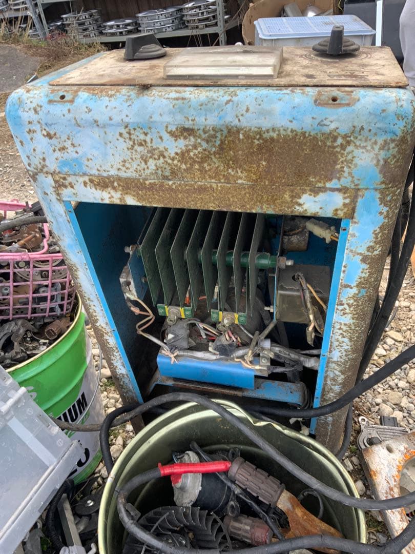 油飯i690 ユアサ ■バッテリーチャージャー　FAC-1 状態未確認
