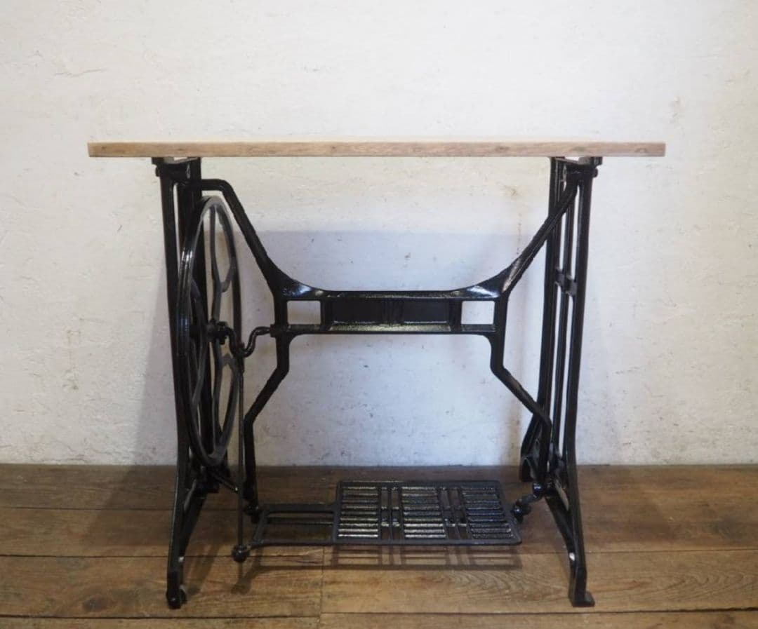 1162 黒ペンキのミシンテーブル　デスク　古家具　レトロ　リメイク　ビンテージ