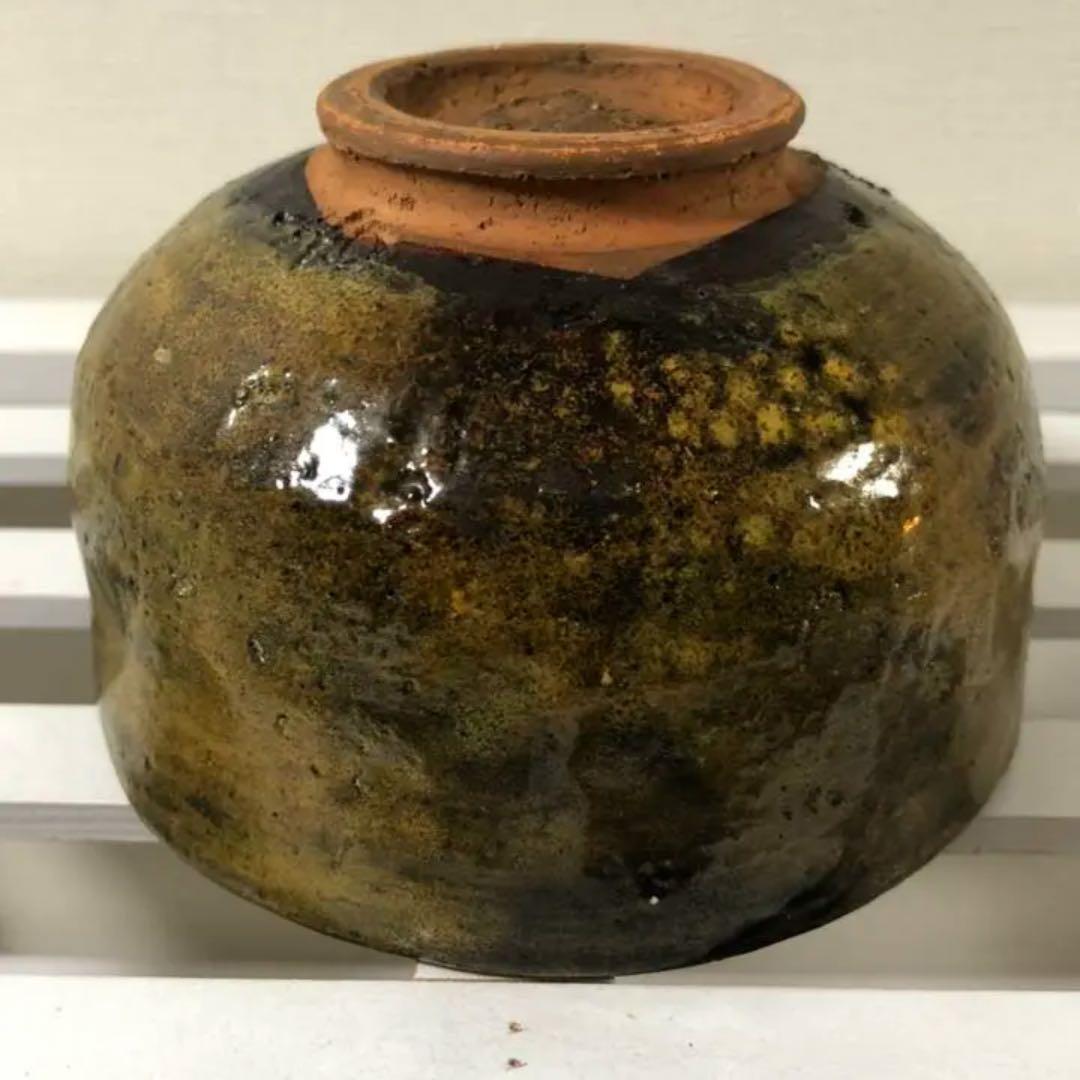 遺品整理◼️蔵から出てきたかなり雰囲気のある謎の釉薬がかけられた抹茶茶碗