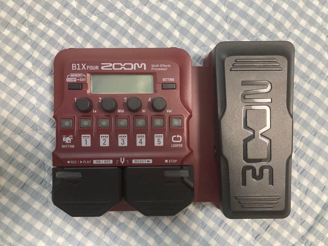 ZOOM B1X Four ベースエフェクター