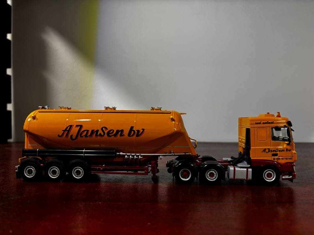 交渉済　WSIMODELS 「A Jansen bv」バルクトレーラー　DAF